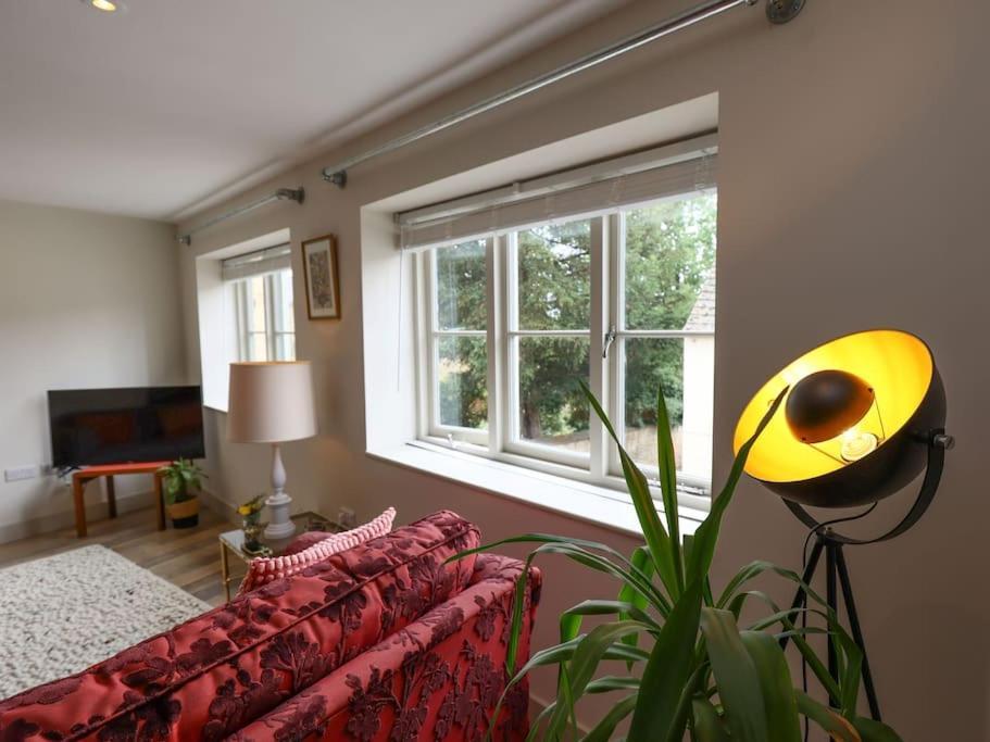 Spacious 1-Bed Apartment With Super King Or Twin In Central Charlbury, Cotswolds Luaran gambar